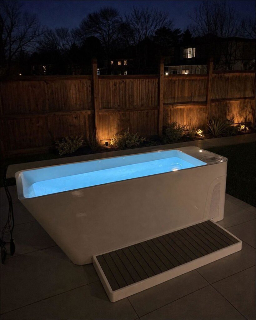 Customer-submitted photo for Megan Detroit's verified 5-star Modouge All in One Plunge Cold+Hot review